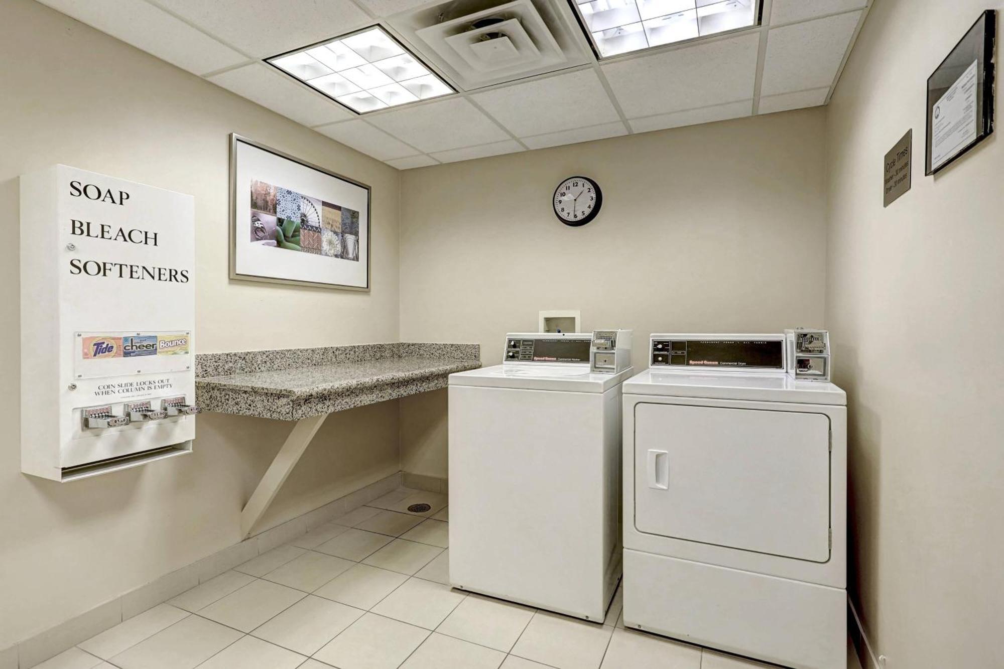 Fairfield Inn & Suites By Marriott Edison - South Plainfield Bagian luar foto